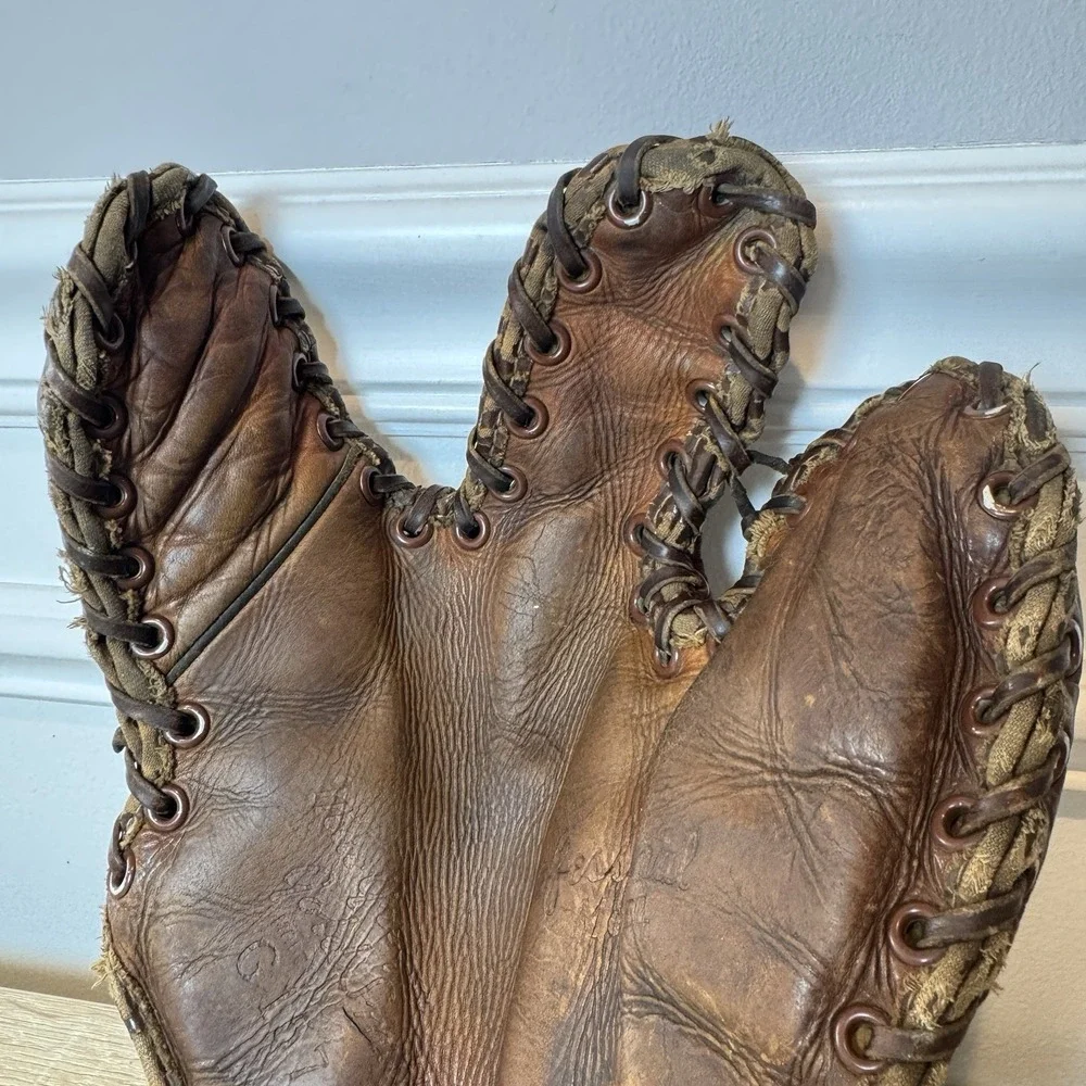 Macgregor Goldsmith G157 AntiqueBaseball Glove 1945-1951 3 Finger Left Catch VTG